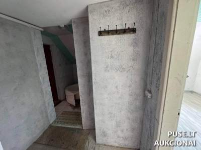 Patalpos butas parduodamas Plungėje S. Nėries g. 4 pradine kaina 18500 EUR