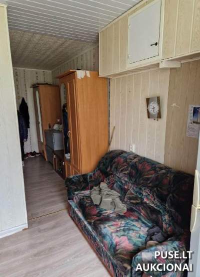 1/2 buto dalis Mažeikiuose, Pavenčių g. 37, pradinė kaina 8000 EUR - Antstolių varžytynės