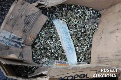 Buitinės metalo detalės (sraigtai, bėgeliai, lankstai) aukcione Vilniuje, pradinė kaina 5511 EUR