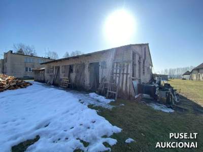 Ūkio paskirties patalpų dalis Šakių rajone, Kubilėlių kaime, pradinė kaina 279 EUR