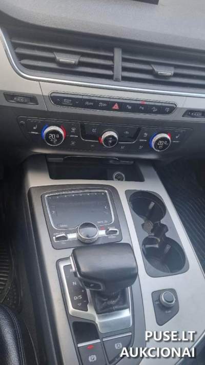 Parduodamas Audi Q7 automobilis 200 kW dyzelinas, 225000 km rida, pradinė kaina 20869 EUR