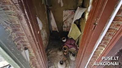 Butas Kelmės rajone, Vaiguvos kaime, Kaštonų g. 10, su 1/1 dalimi, pradinė kaina 90 EUR