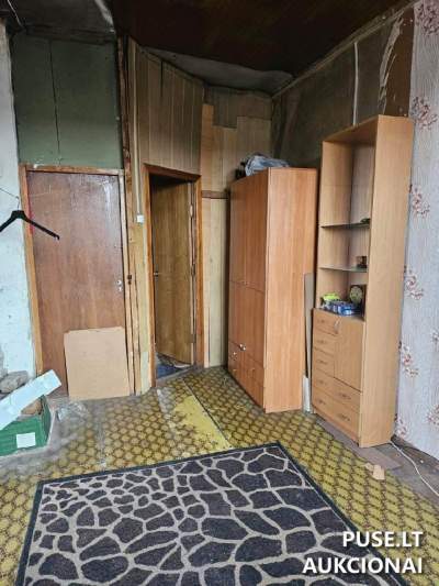 310/1000 dalis rąstinio namo Kaune, Vidurinė g. 16, pradinė kaina 24900 EUR - Savivaldybės aukcionas