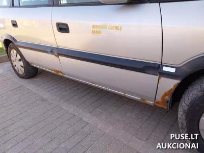 2002 OPEL ZAFIRA Passenger Car at Auction Starting Bid 200 EUR