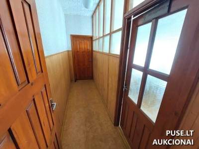 Didelis administracinis pastatas su 1,72 ha sklypu Šiaulių rajone, Gedinčių k., pradinė kaina 240 586 EUR