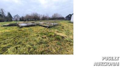 Griūvantis gyvenamasis namas Pakruojo rajone, Gedučių kaime, pradinė kaina 3200 EUR