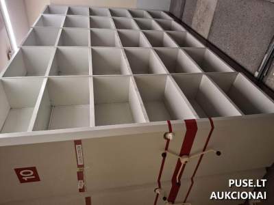 11 komplektų stelažų aukcionas Kaune pradinė kaina 400 EUR