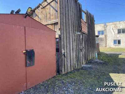 Nekilnojamasis turtas Kybartuose: Avarinio buto 78.11 kv. m dalis ir ūkinė patalpa, pradinė kaina 156 EUR