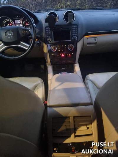 Keleivinis automobilis MERCEDES-BENZ GL420 BLUETEC antstolių varžytynėse nuo 6400 EUR