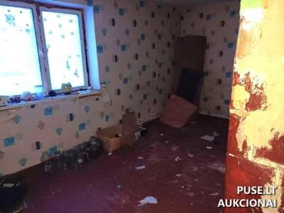 Parduodamas 41.41 kv.m. butas Pakruojo rajone, Vismantų kaimelyje, pradinė kaina 384 EUR
