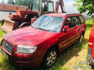 Subaru Forester 2006 г. в Вильнюсе: продажа неисправного авто, старт с 400 EUR