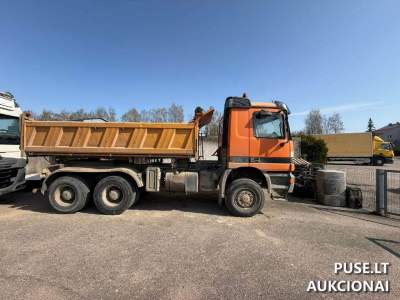Грузовой автомобиль Daimler-Benz 1998 года на аукционе, начальная цена 20781 EUR