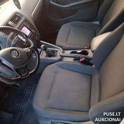Parduodamas lengvasis automobilis VW Jetta 2015 m. Panevėžyje pradinė kaina 1200 EUR