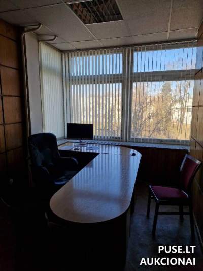 Administracinės patalpos Utenoje J. Basanavičiaus g. 59, 1304 kv.m., 568800 EUR