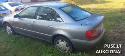 Automobilis Audi A4 aukcione Vilniuje, 1999 m., 400 EUR