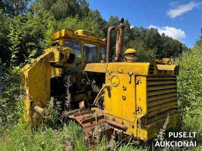 Sunkioji technika aukcione Šiauliuose 8742 EUR - vamzdžių klotuvai, buldozeriai
