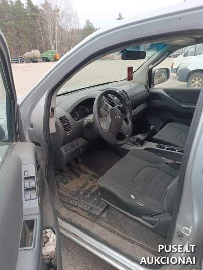 Nissan Navara 2015 за 6930 EUR у Варені – потребує ремонту