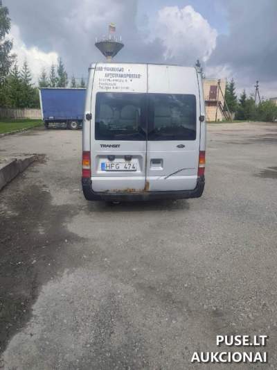 Автобус 2005 р. HFG474 продається на аукціоні за 700 EUR