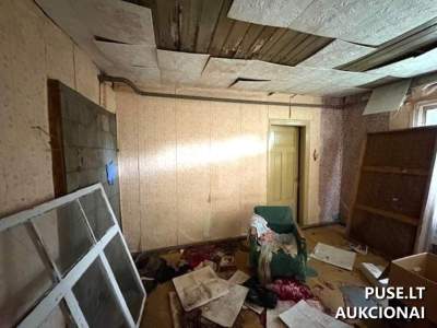 Gyvenamasis namas su ūkiniais pastatais ir 0.22 ha sklypu Pasvalio rajone, Gulbinėnų kaime, Alyvų g. 8 už 6400 EUR